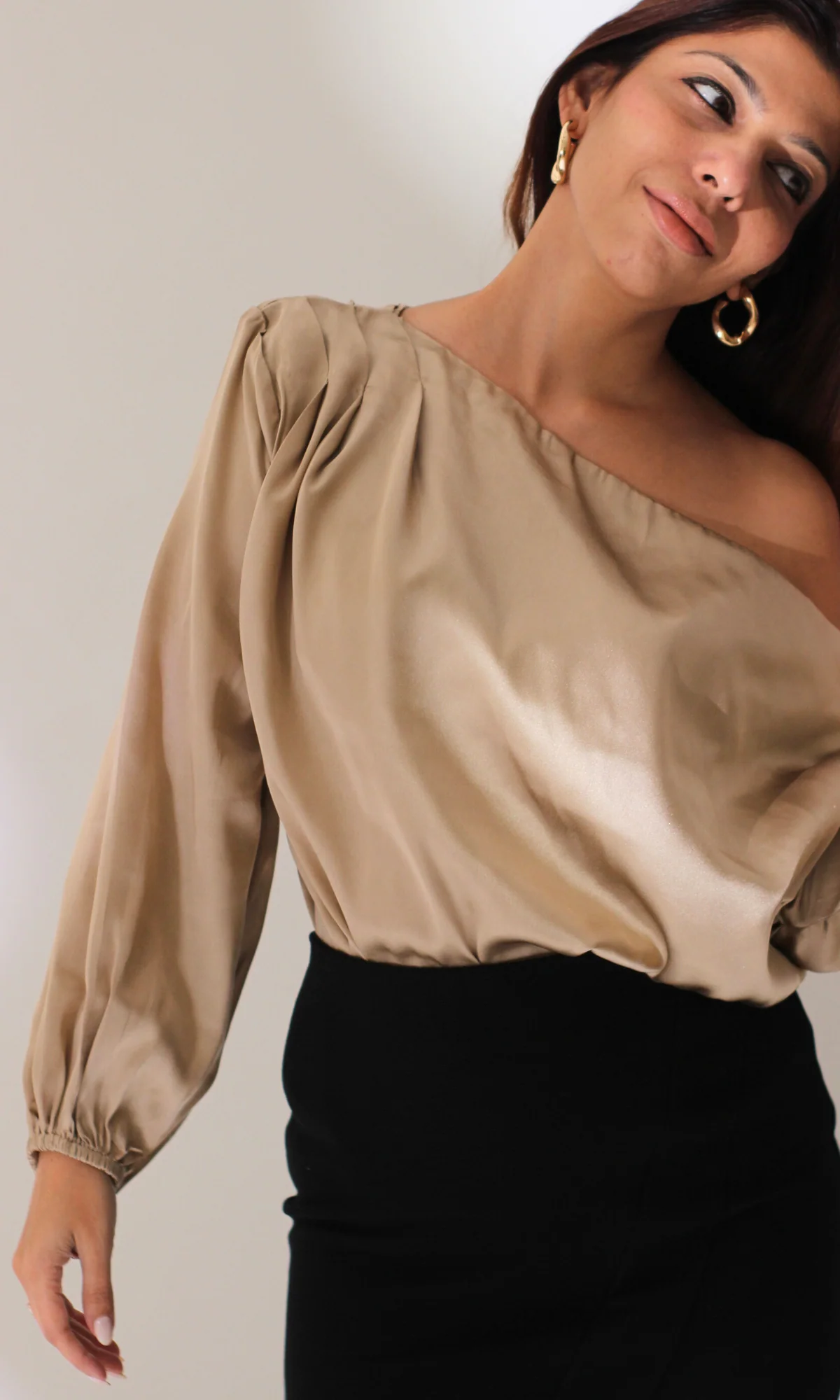 Champagne Balloon Sleeved One Shoulder Top - Image 3