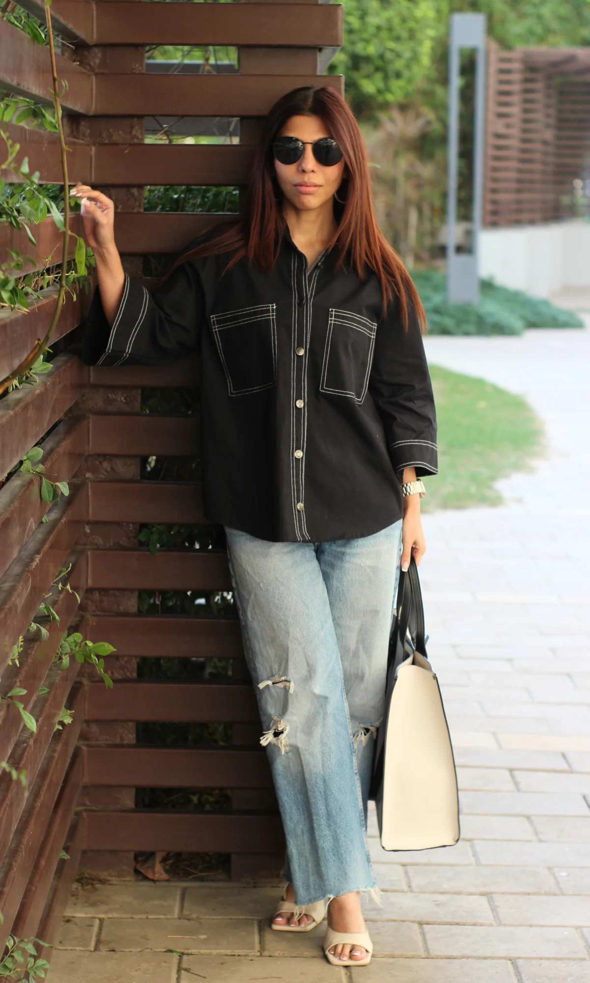 Thread Detail Black Shirt - Image 7